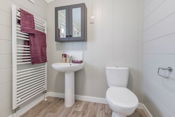 Cuckoo Lodge - Bosworth Lakeside Lodges, Market Bosworth, near Nuneaton