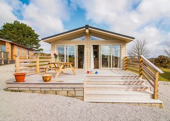 Perran - Caddy’s Corner Lodges, Carnmenellis, Nr Falmouth