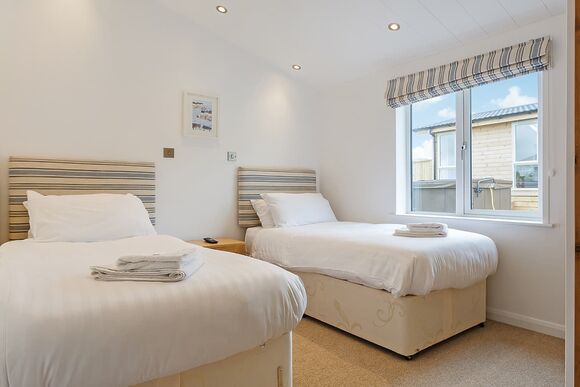 Caddy’s Corner Lodges