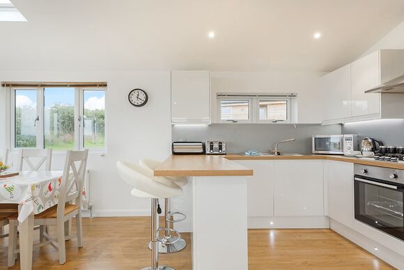 Bryher - Caddy&rsquo;s Corner Lodges, Carnmenellis, Nr Falmouth