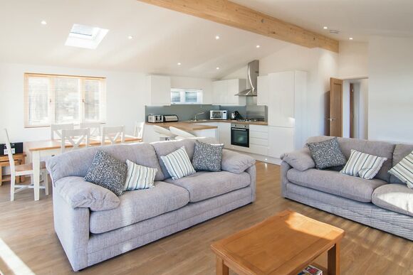 Tresco - Caddy&rsquo;s Corner Lodges, Carnmenellis, Nr Falmouth