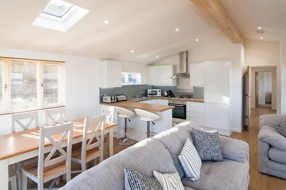 Tresco - Caddy&rsquo;s Corner Lodges, Carnmenellis, Nr Falmouth