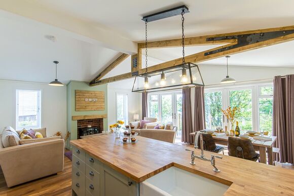 Gylly - Caddy&rsquo;s Corner Lodges, Carnmenellis, Nr Falmouth