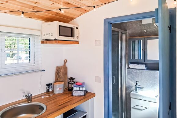 St Mawes - Caddy&rsquo;s Corner Lodges, Carnmenellis, Nr Falmouth