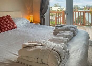 Kingfisher Lodge - Caistor Lakes Lodges, Caistor, Market Rasen