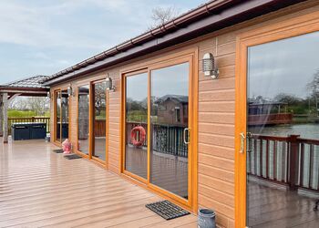 Swan Lodge - Caistor Lakes Lodges, Caistor, Market Rasen