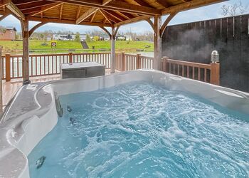 Mallard Lodge - Caistor Lakes Lodges, Caistor, Market Rasen