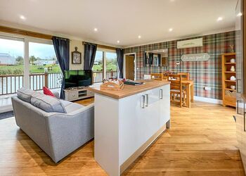 Mallard Lodge - Caistor Lakes Lodges, Caistor, Market Rasen