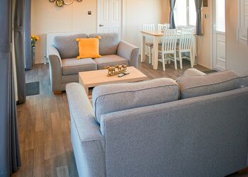 Pelican Lodge - Caistor Lakes Lodges, Caistor, Market Rasen