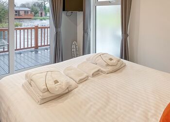 Shearwater Lodge - Caistor Lakes Lodges, Caistor, Market Rasen