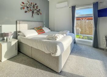 Stork Lodge - Caistor Lakes Lodges, Caistor, Market Rasen