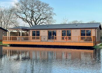 Wagtail Lodge - Caistor Lakes Lodges, Caistor, Market Rasen