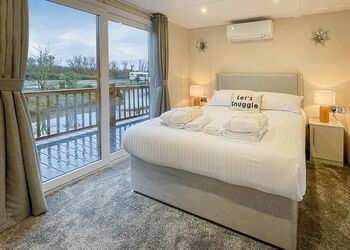 Eider Lodge - Caistor Lakes Lodges, Caistor, Market Rasen