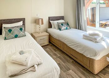 Sandpiper Lodge - Caistor Lakes Lodges, Caistor, Market Rasen