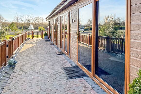 Caistor Lakes Lodges