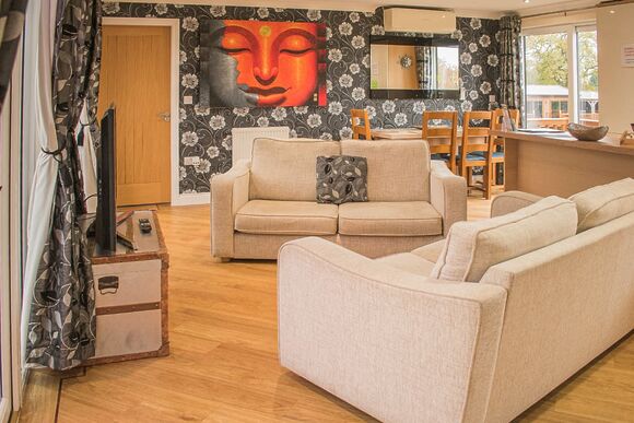 Caistor Lakes Lodges