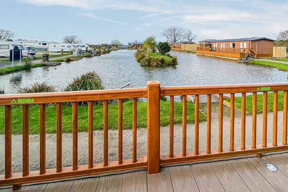 Kingfisher Lodge - Caistor Lakes Lodges, Caistor, Market Rasen