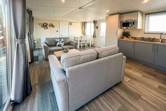 Puffin Lodge - Caistor Lakes Lodges, Caistor, Market Rasen