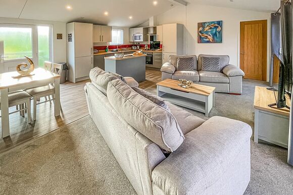 Cygnet Lodge - Caistor Lakes Lodges, Caistor, Market Rasen