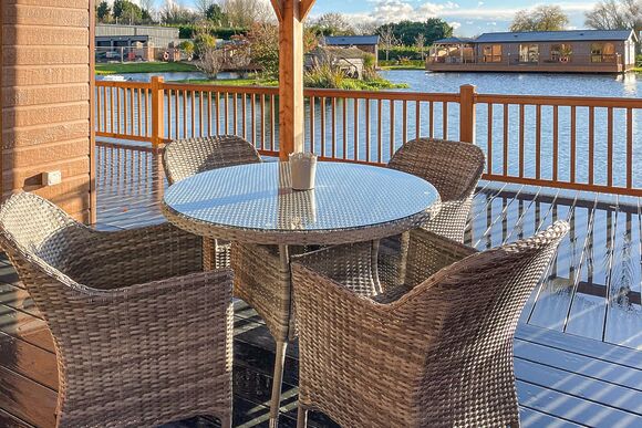 Stork Lodge - Caistor Lakes Lodges, Caistor, Market Rasen