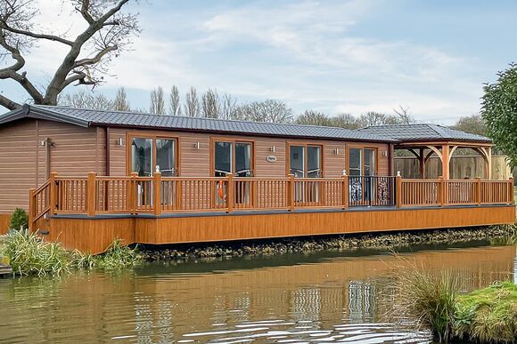 Osprey Lodge - Caistor Lakes Lodges, Caistor, Market Rasen