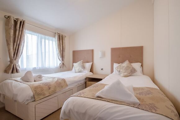 Gold  Lodge 3 - Carlton Meres Holiday Park, Saxmundham