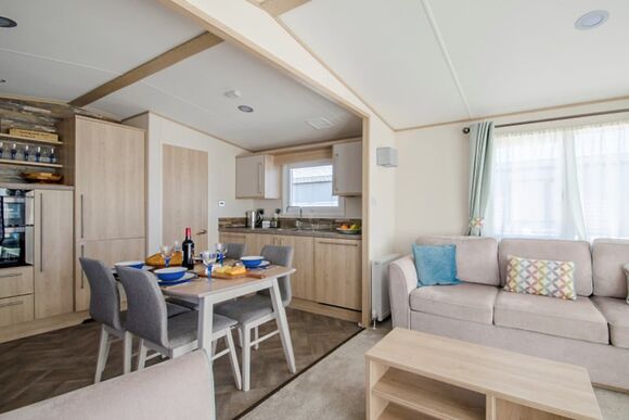 Platinum 3 Caravan with Decking - Carlton Meres Holiday Park, Saxmundham