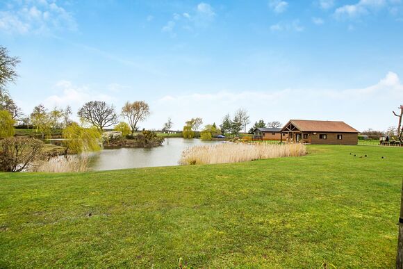 The Stables Cottage - Camper UK Leisure Park, Swinethorpe, Nr Lincoln