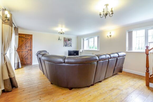 The Stables Cottage - Camper UK Leisure Park, Swinethorpe, Nr Lincoln