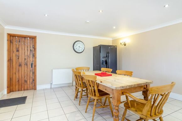 The Stables Cottage - Camper UK Leisure Park, Swinethorpe, Nr Lincoln