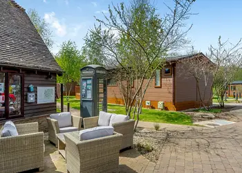 Canterbury Reach Lodge Retreat, Canterbury