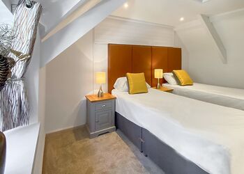 Old Millers Cottage - Cardigan Bay Holiday Park, St Dogmaels, Pembrokeshire