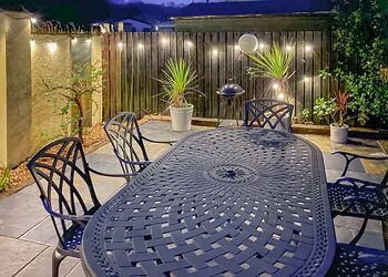 The Smugglers Cottage - Cardigan Bay Holiday Park, St Dogmaels, Pembrokeshire