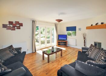 The Smugglers Cottage - Cardigan Bay Holiday Park, St Dogmaels, Pembrokeshire