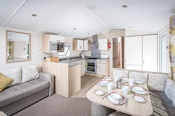 3 Bed Silver Caravan Pet 