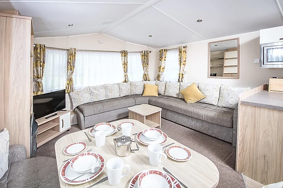 3 Bed Silver Caravan Pet 