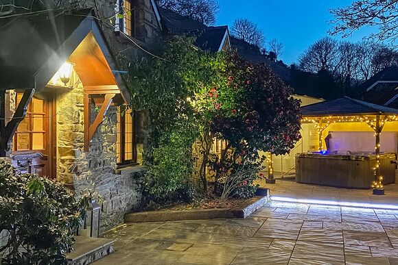 Old Millers Cottage - Cardigan Bay Holiday Park, St Dogmaels, Pembrokeshire