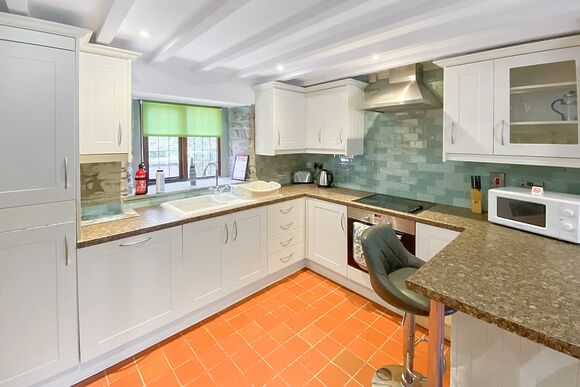 Old Millers Cottage - Cardigan Bay Holiday Park, St Dogmaels, Pembrokeshire