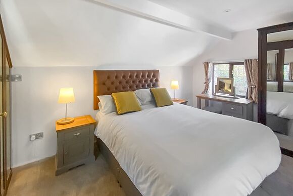 Old Millers Cottage - Cardigan Bay Holiday Park, St Dogmaels, Pembrokeshire