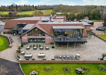 Cambridge Country Club Lodge Retreat, Cambridge