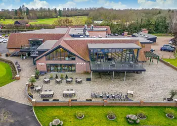 Cambridge Country Club Lodge Retreat, Cambridge