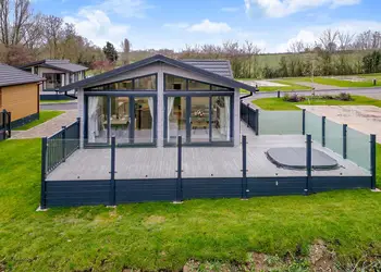 Cambridge Country Club Lodge Retreat, Cambridge