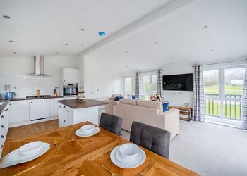 Pembroke - Cambridge Country Club Lodge Retreat, Cambridge