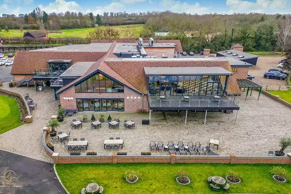 Cambridge Country Club Lodge Retreat, Cambridge