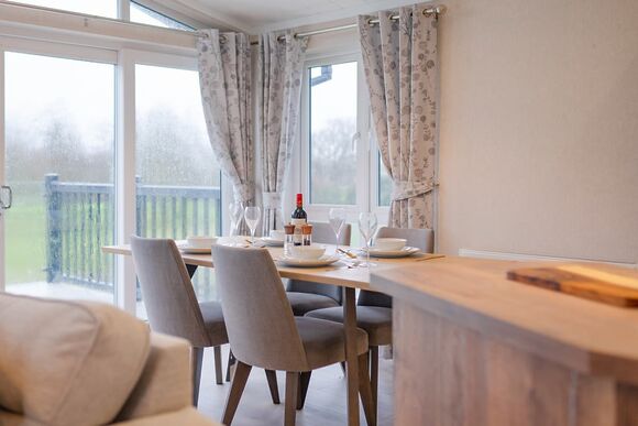 Churchill - Cambridge Country Club Lodge Retreat, Cambridge