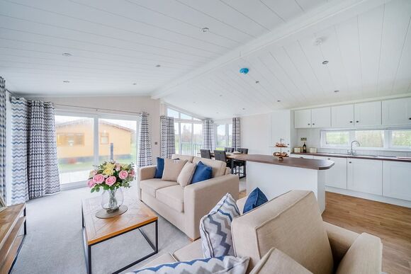 Pembroke - Cambridge Country Club Lodge Retreat, Cambridge