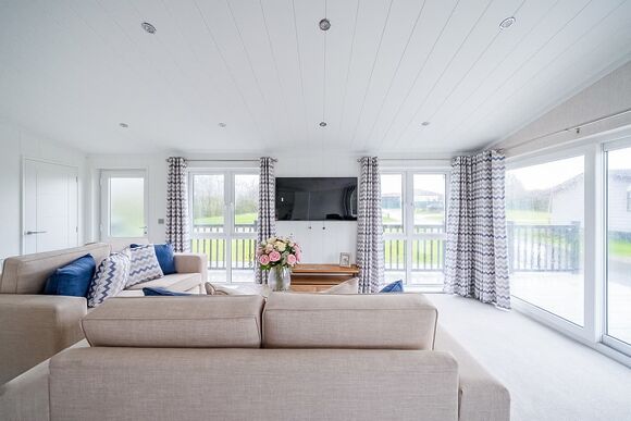 Pembroke - Cambridge Country Club Lodge Retreat, Cambridge