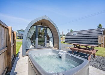 Kyloe Glamping Pod - Coldstream Holiday Park, Coldstream