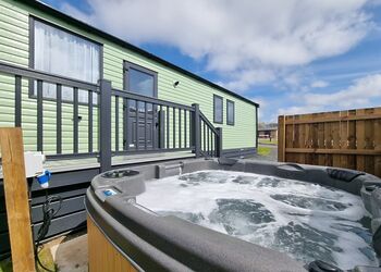 Flodden Retreat3 Bedroom (Pet Friendly) - Coldstream Holiday Park, Coldstream