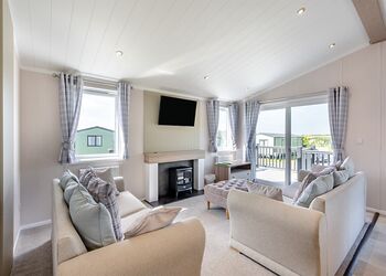 Edmonton Lodge - Coldstream Holiday Park, Coldstream